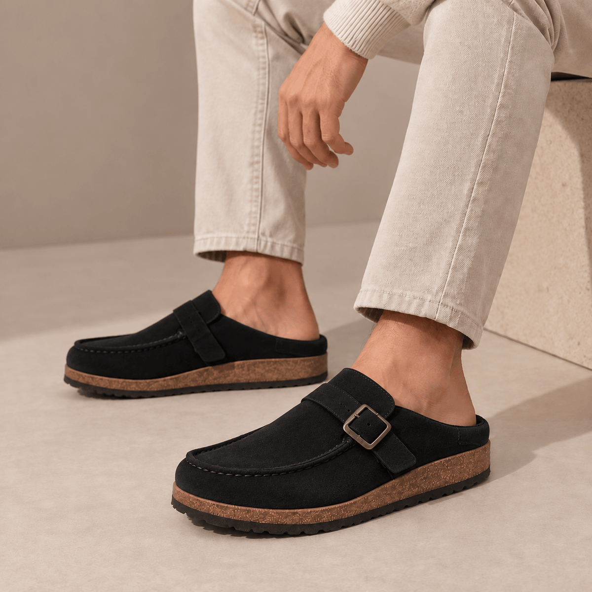 Unisex Alder Buckle Clogs